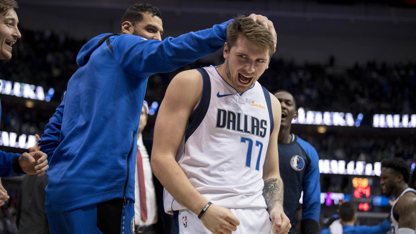 NBA: Doncic hace él solo un parcial de 11-0 para dar la victoria a los Mavericks - RTVE.es | Ver