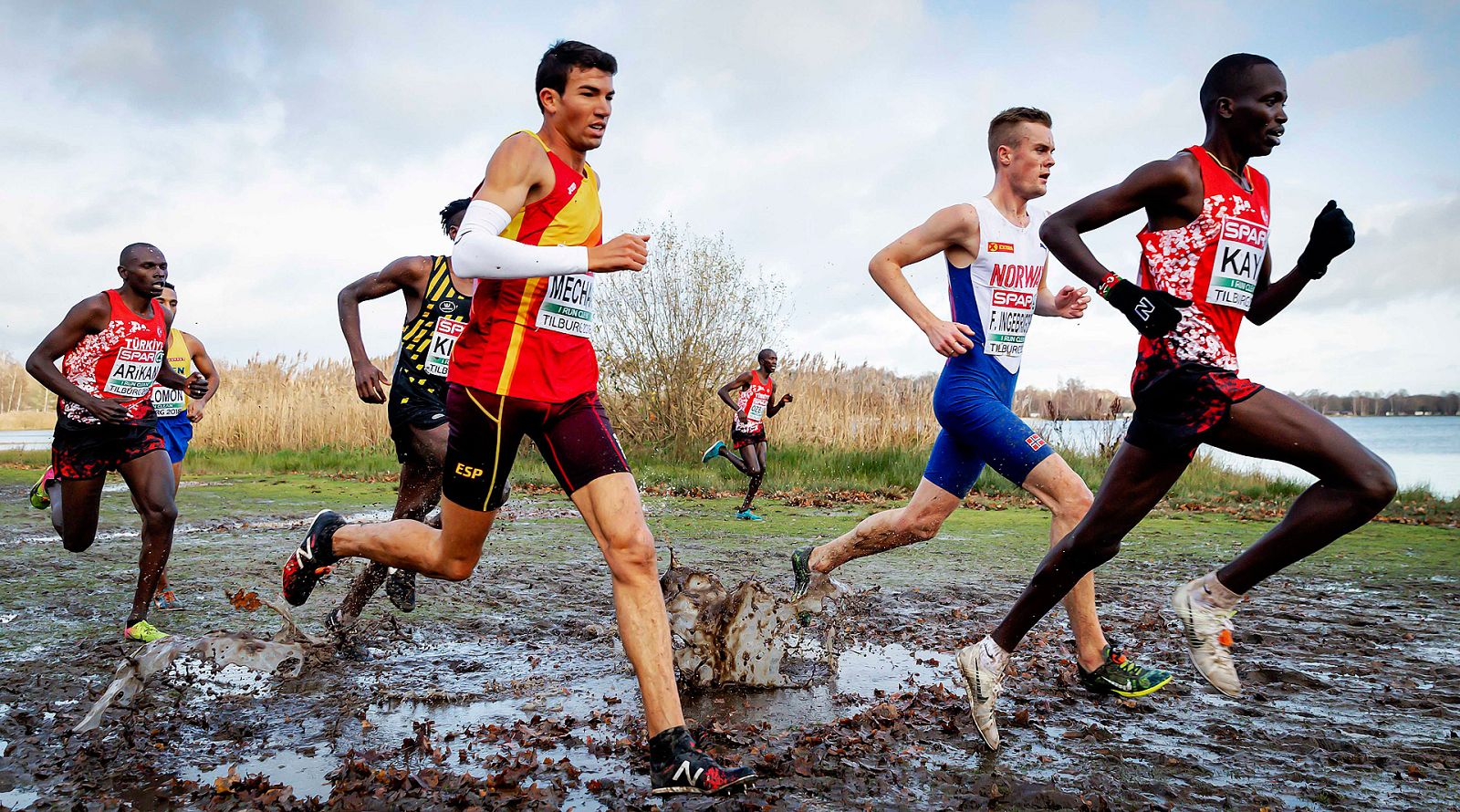 Buena actuación de los atletas españoles en el Europeo de cross, en el que han conseguido cuatro metales en las diferentes categorías.