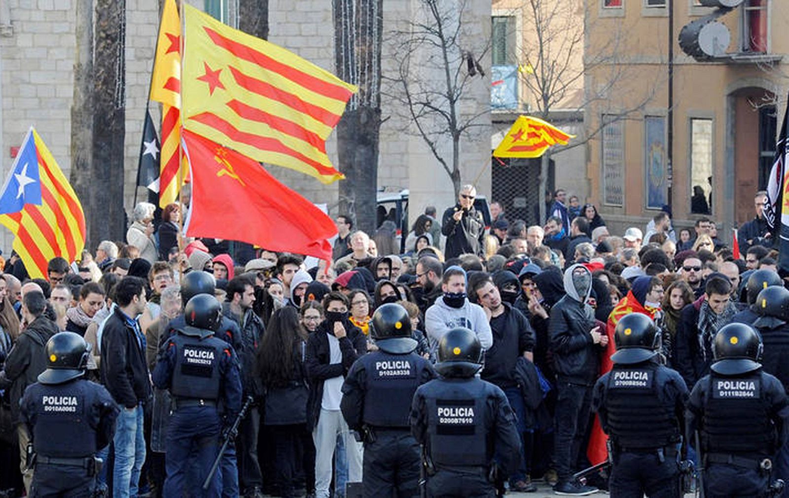 El Govern respalda a los Mossos y asegura que el dispositivo del Día de la Constitución fue Correcto | Ver