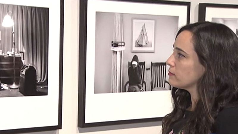 Una muestra de Nancy Borowick en Barcelona retrata la lucha contra el cáncer de sus padres