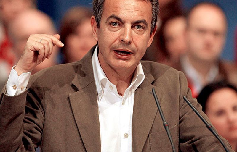 Zapatero: "No habrá recortes de las partidas sociales por la crisis" | Ver