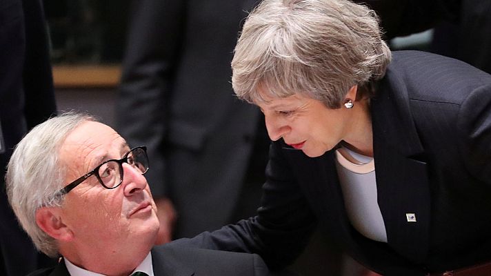 Telediario 1 - May busca en Bruselas garantías para salvar el 'Brexit'