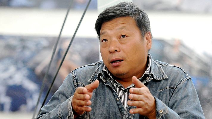 Telediario 1 - Las autoridades chinas confirman la detención del fotógrafo Lu Guang, desaparecido en Xinjiang