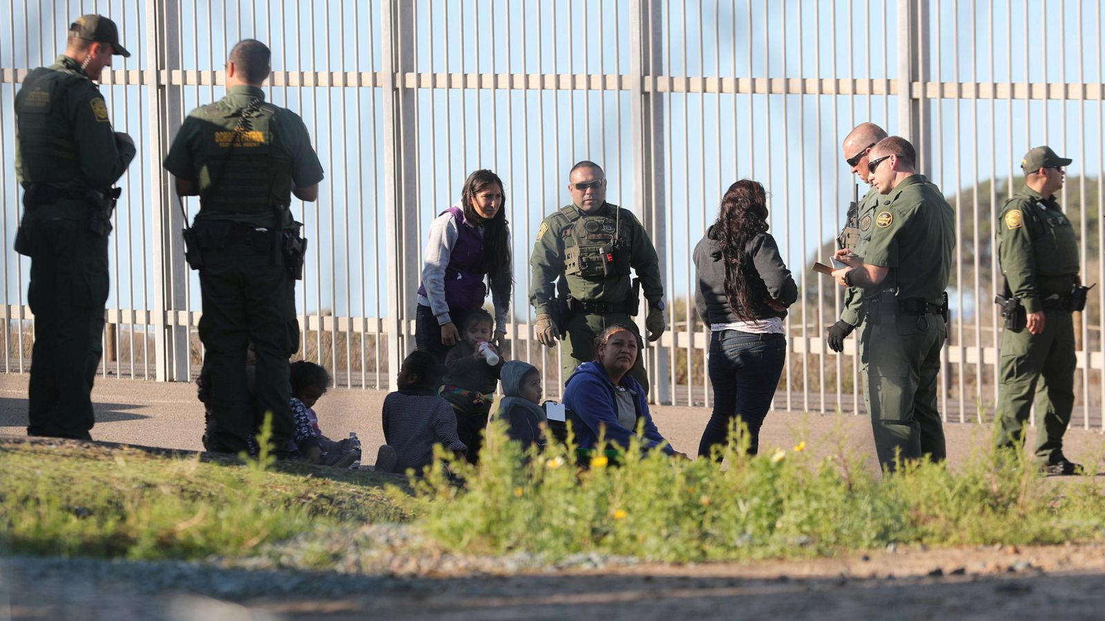 Muere una niña de siete años deshidratada tras ser detenida por la patrulla fronteriza de Estados Unidos | Ver