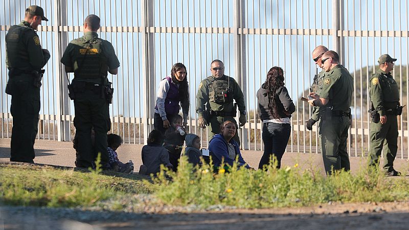 Muere una niña de siete años deshidratada tras ser detenida por la patrulla fronteriza de Estados Unidos | Ver