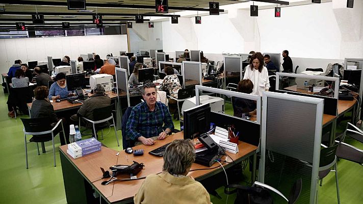 Informativo 24h - El Gobierno aprobará este viernes la subida salarial del 2,25% para los funcionarios