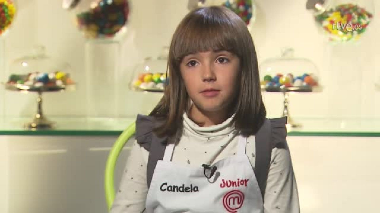 Candela, le encanta el ajoaceite de su abuela