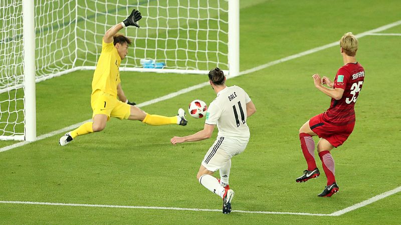 Un tanto del galés Gareth Bale en el minuto 44 adelantó al Real Madrid en la semifinal del Mundial de Clubes ante un Kashima Antlers japonés tras una pared con Marcelo.