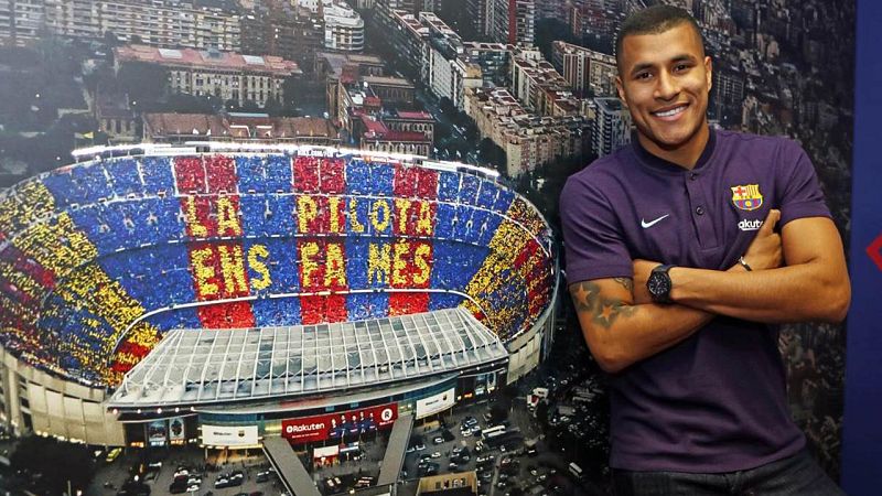 El defensa colombiano Murillo, cedido del Valencia al Barça | Ver