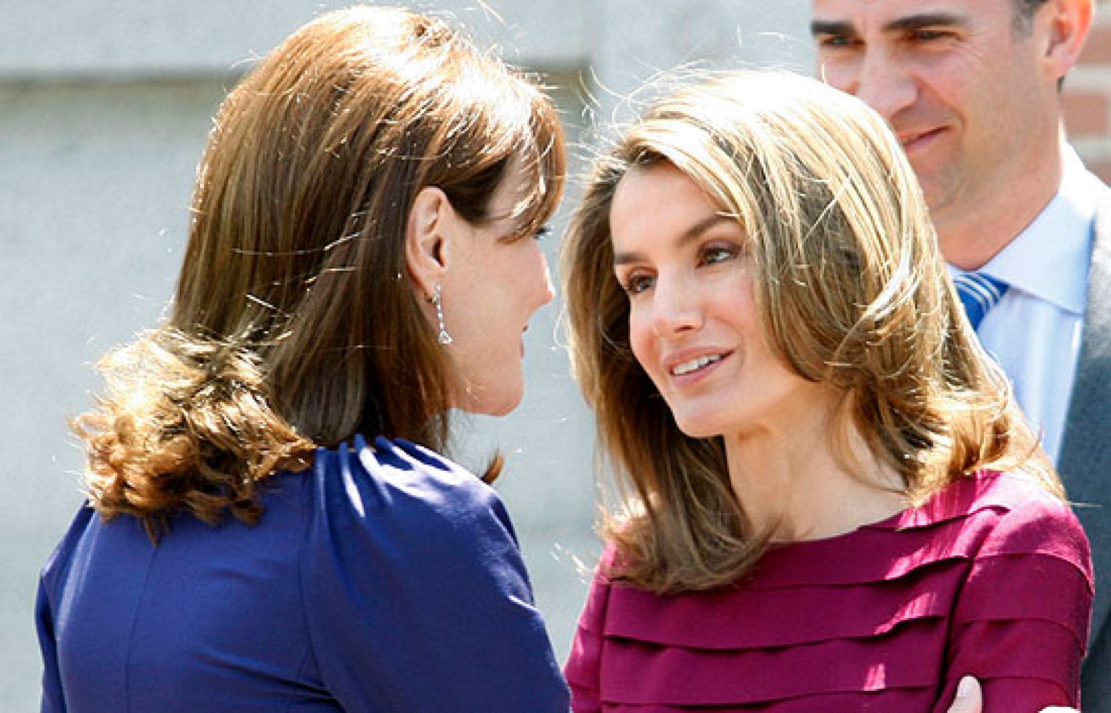 Bruni acapara todo los flashes en la visita del matrimonio Sarkozy a España. | Ver