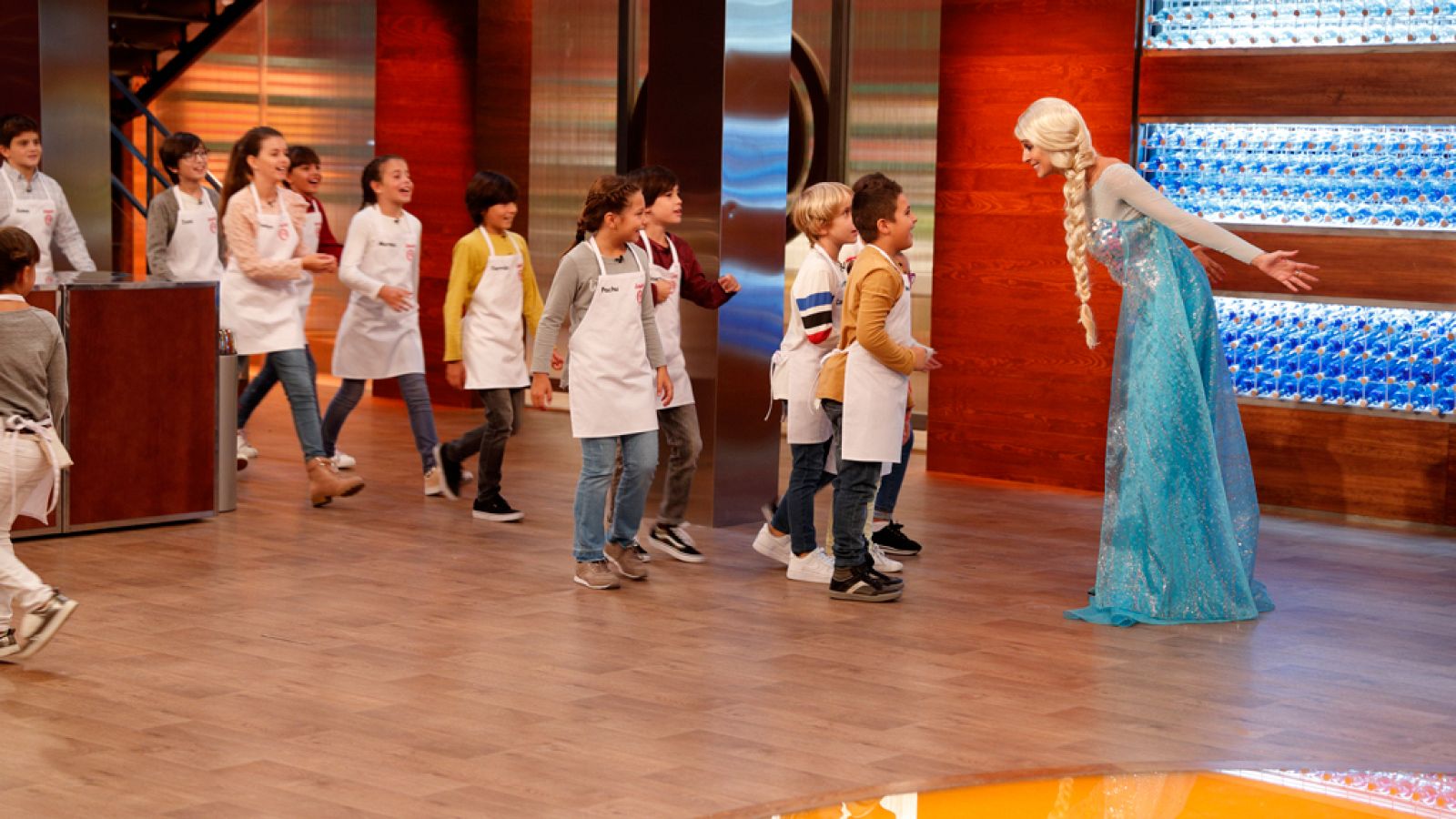 Masterchef Junior 6 | Eva se convierte en Elsa de Frozen para Navidad | Ver
