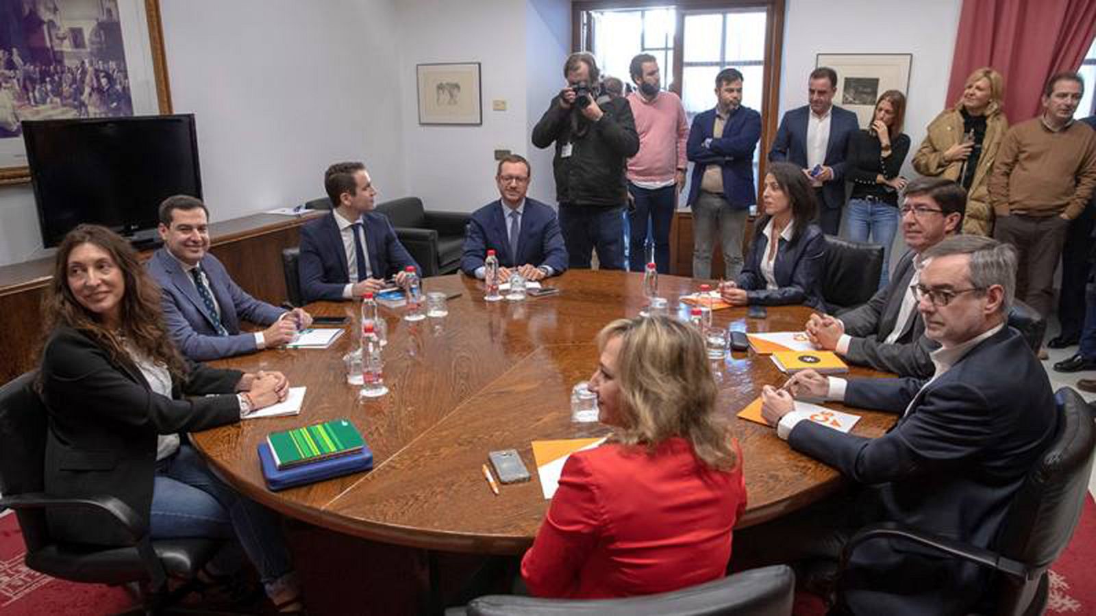 PP y Cs cierran un acuerdo de gobierno en Andalucia | Ver