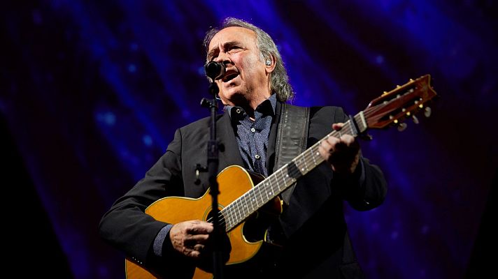Informativo 24h - Serrat reprende en un concierto a un espectador que le dijo: "Canta en catalán, que estamos en Barcelona"