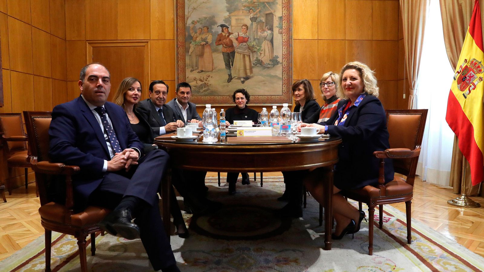 Gobierno y autónomos firman el acuerdo que sube la cotización pero amplía sus derechos