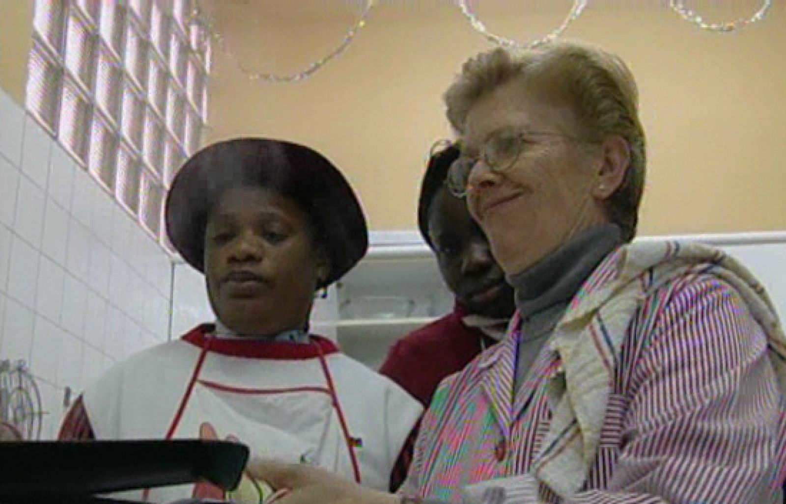 Un 20% de los españoles vive por debajo del umbral de la pobreza y un 3% en situación de pobreza severa | Ver