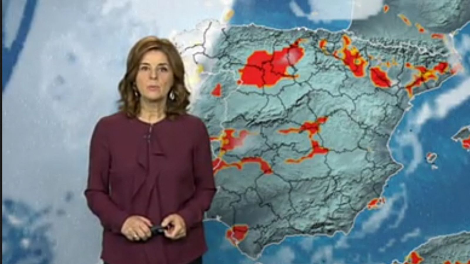 Nieblas en el nordeste y Extremadura, y lluvias en Galicia - El tiempo | Ver