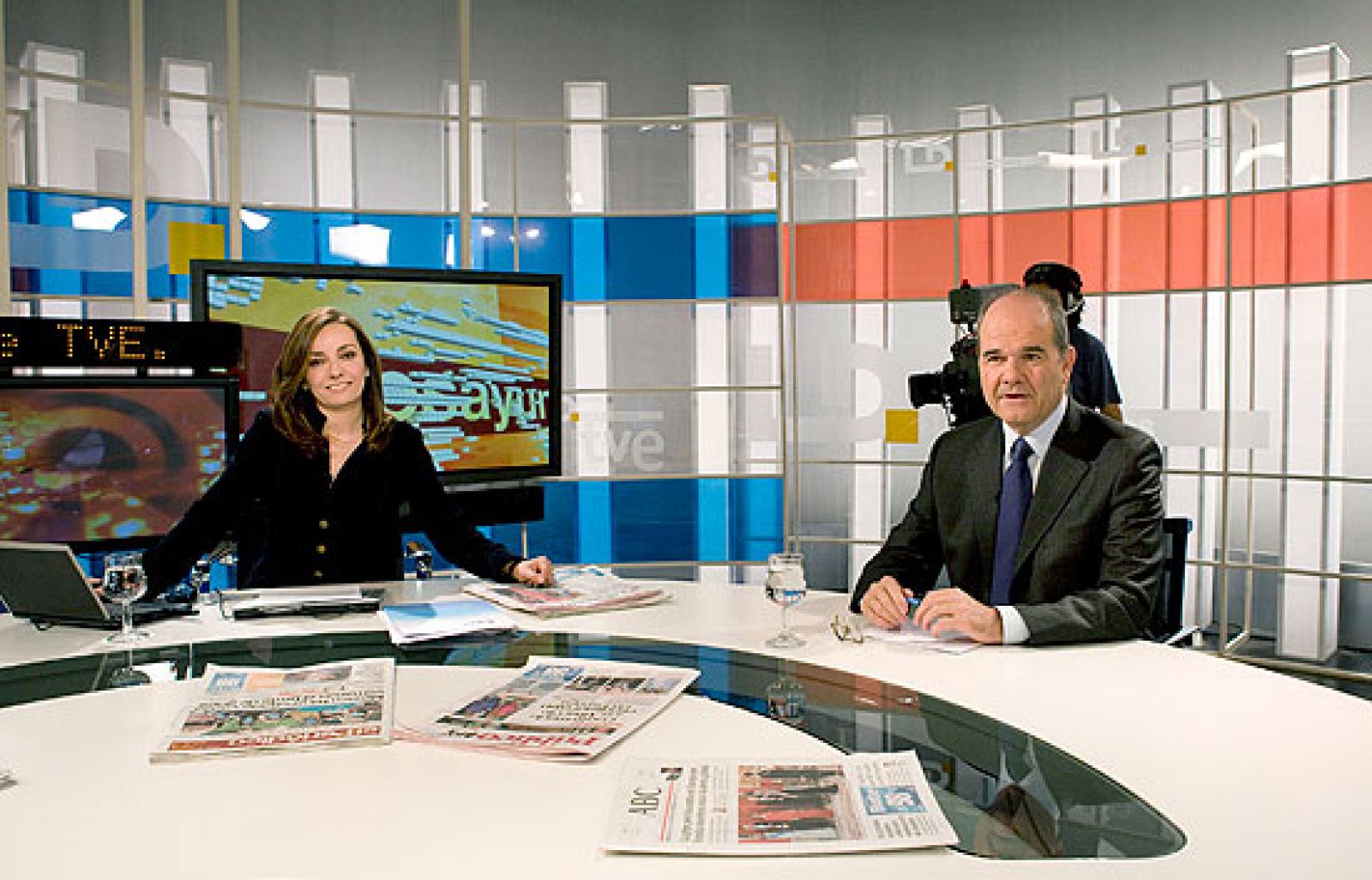 Chaves asegura que la reducción de publicidad en TVE no va a suponer un nuevo ERE.