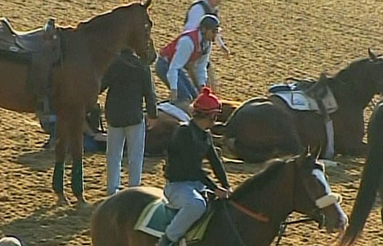 En los preparativos de hípica para el derbi de Kentucky, un caballo sin jinete ha colisionado con otro en el que si estaba el montador.