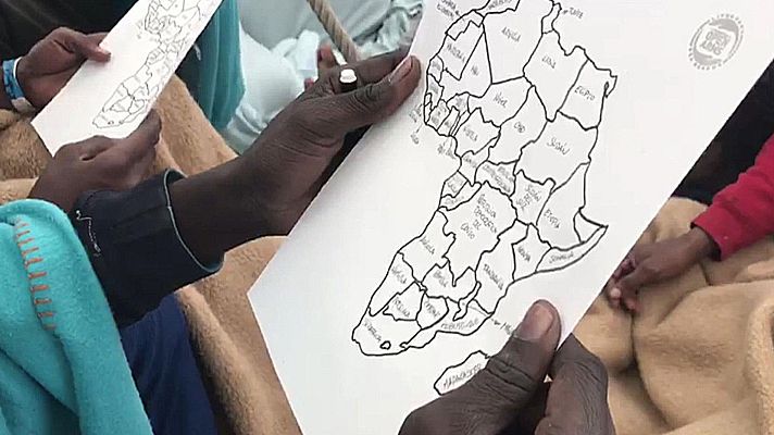 Telediario 1 - Emoción en el Open Arms en la última noche de travesía