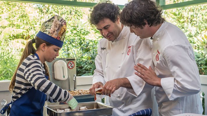 MasterChef Junior - Los jueces se colocan las chaquetilla
