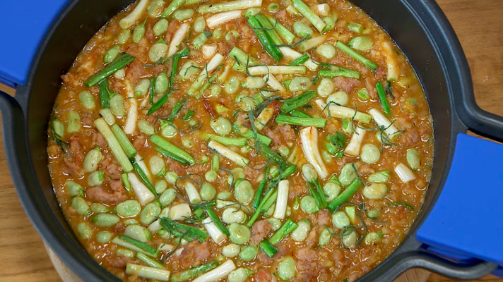 Torres en la cocina - Guiso de habitas y ajos tiernos