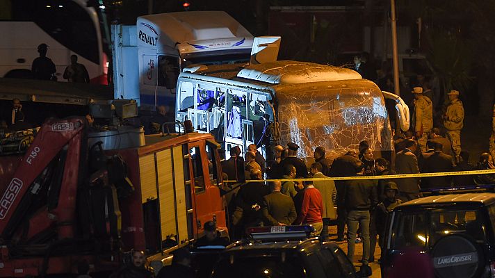 Informativo 24h - Dos muertos y 14 heridos en un atentado en Giza