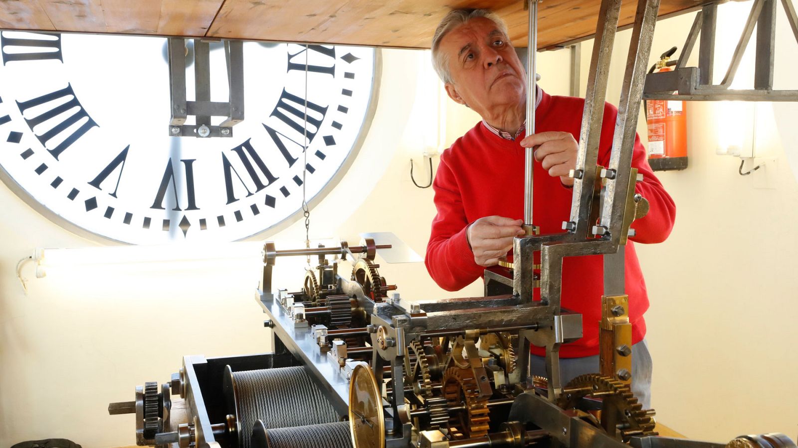 El reloj de la puerta del Sol supera su primer ensayo antes de Nochevieja