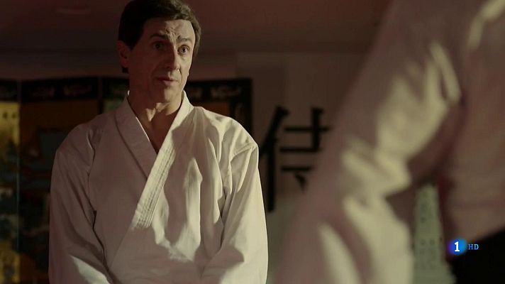 Especiales Nochevieja con José Mota - Albert Rivera adquiere el lazo amarillo