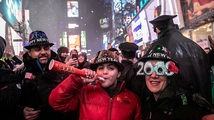 Telediario 1 - El mundo recibe al 2019