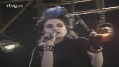 Musical Express - Alaska y los Pegamoides cantan 'Bailando' (1982)