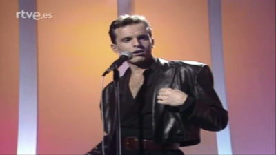 Estrelles 85 - Miguel Bos� canta 'Amante bandido' (1985)