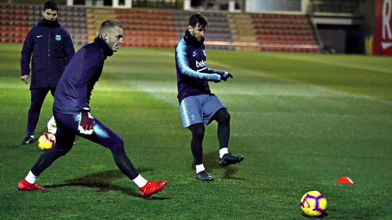 El Barcelona ha realizado este miércoles el primer entrenamiento del 2019, ya con la presencia de los jugadores sudamericanos y de Munir el Haddadi, todos con permiso del club para reincorporarse hoy, día 2 de enero, a la disciplina del primer equipo