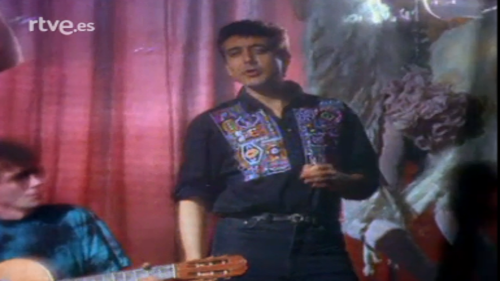 Especial - El último de la fila - Como un burro amarrado en la puerta del baile | Ver