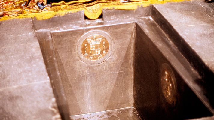 Telediario 1 - El Gobierno sigue con el proceso para exhumar a Franco pese a la negativa del prior del Valle de los Caídos