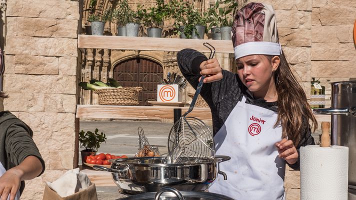 MasterChef Junior - Evelyn y el drama de los huevos