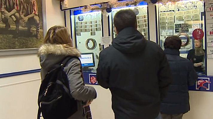 Telediario 1 - Cada español gastará una media de 18 euros en el sorteo de El Niño