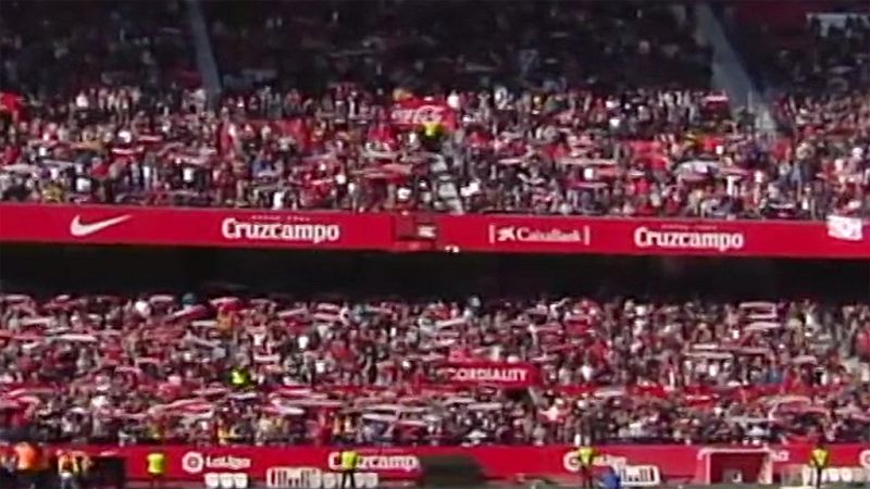 Más de 20.000 aficionados en el entrenamiento del Sevilla | Ver