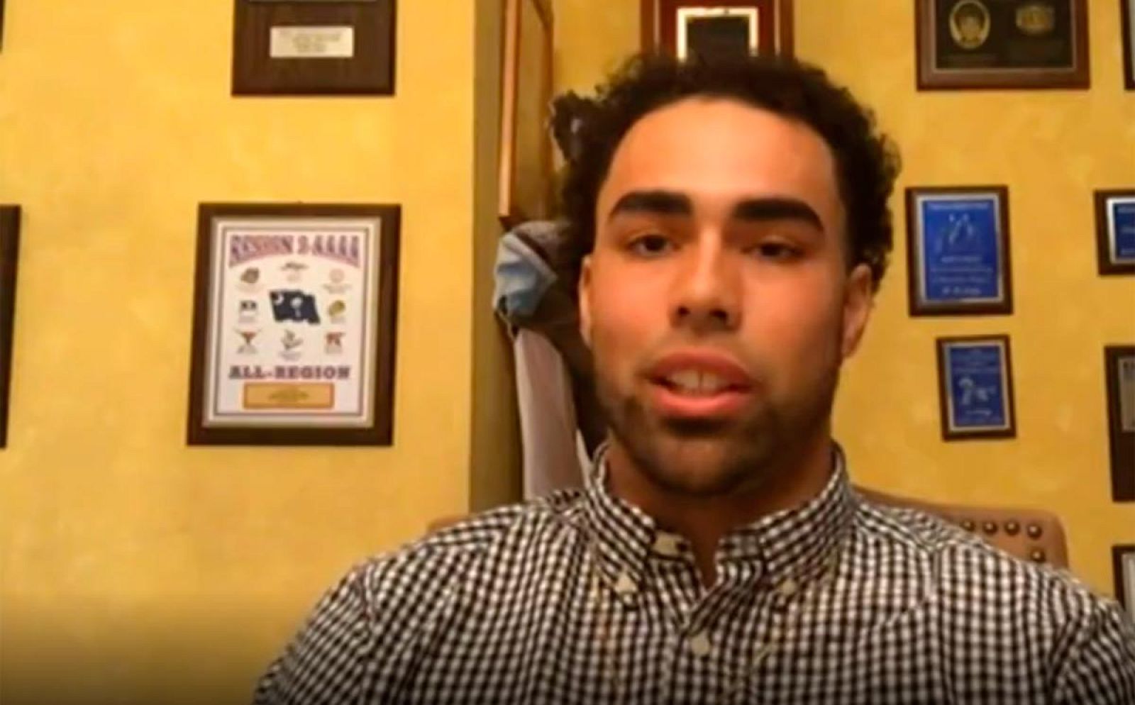 J.J. Arcega, a punto de hacer historia y convertirse en profesional de la NFL | Ver