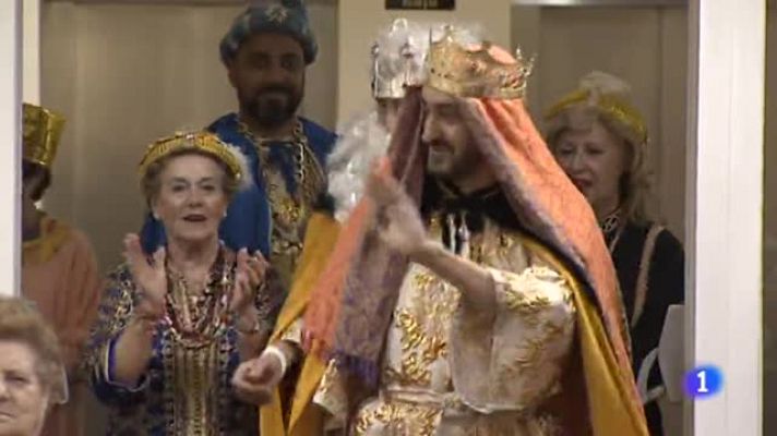 Telediario 1 - Los Reyes Magos no se olvidan de los mayores