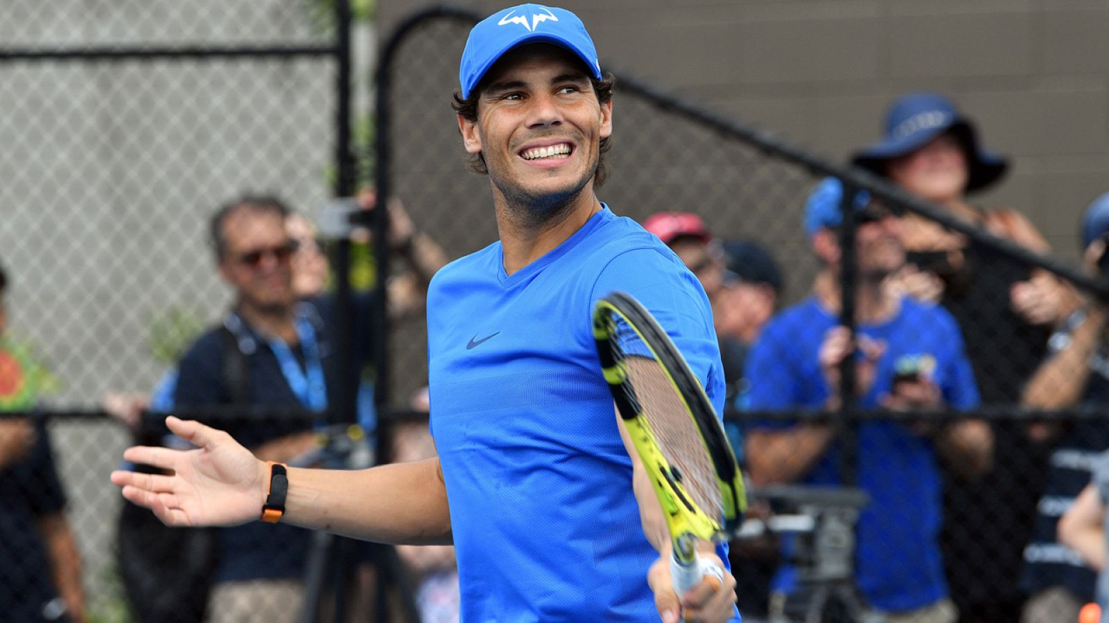 Nadal se prueba una semana antes del Abierto de Australia - Diario 24 | Ver