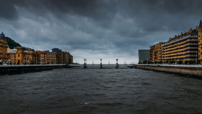 Los cielos ganarán nubosidad y dejarán lluvia en País Vasco y Navarra - Ver ahora