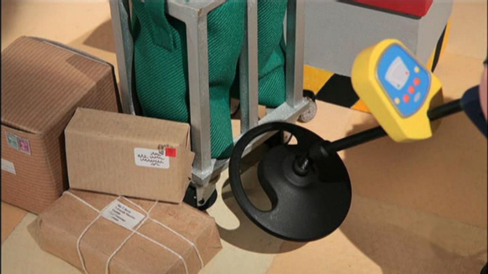 Pat el cartero y el detector de metal - Pat el cartero | Ver