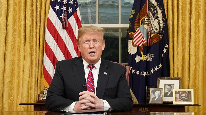 Telediario 1 - Trump asegura que la situación en la frontera con México es una "crisis creciente"
