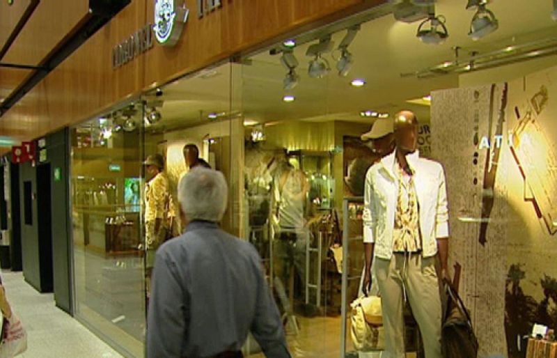 La ropa de primavera o los complementos tienen ya descuentos como si fuera verano | Ver