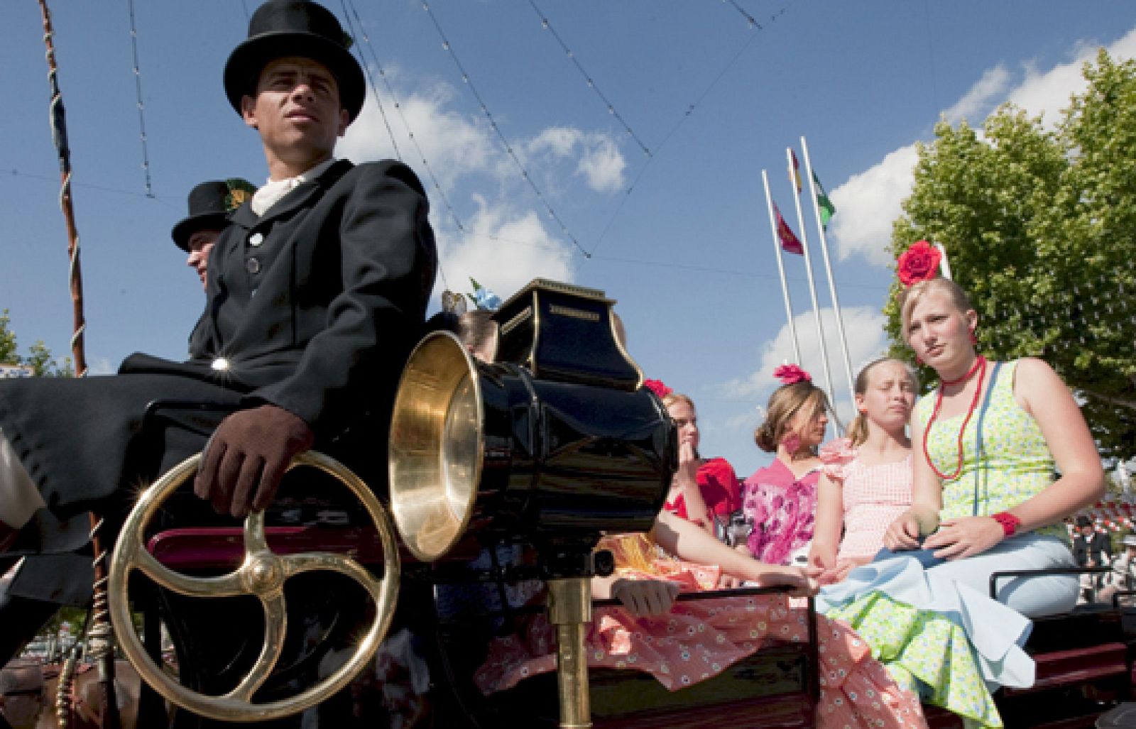 Durante ocho horas al día, los caballos son protagonistas de la Feria de Abril | Ver