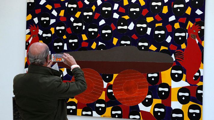 Telediario 1 - El espíritu de Eduardo Arroyo regresa a Madrid a bordo de su "buque fantasma"