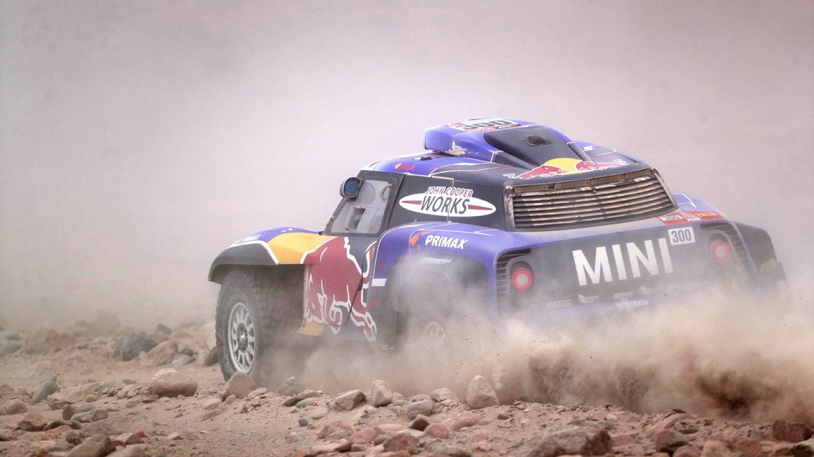 Dakar 2019 | Sainz se queda parado dos veces por problemas en sus ruedas | Ver