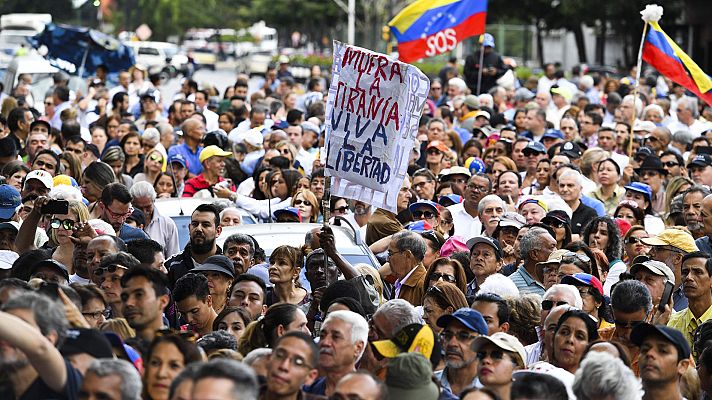 Telediario 1 - La oposición en Venezuela quiere volver a tomar la calle para echar a Maduro del poder