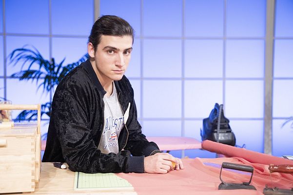 Maestros de la costura - Lucas 20 años. Valencia. Estudiante de conservatorio.