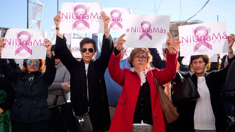 Violencia machista: Minuto de silencio en Fuengirola por el asesinato de una mujer de 47 años